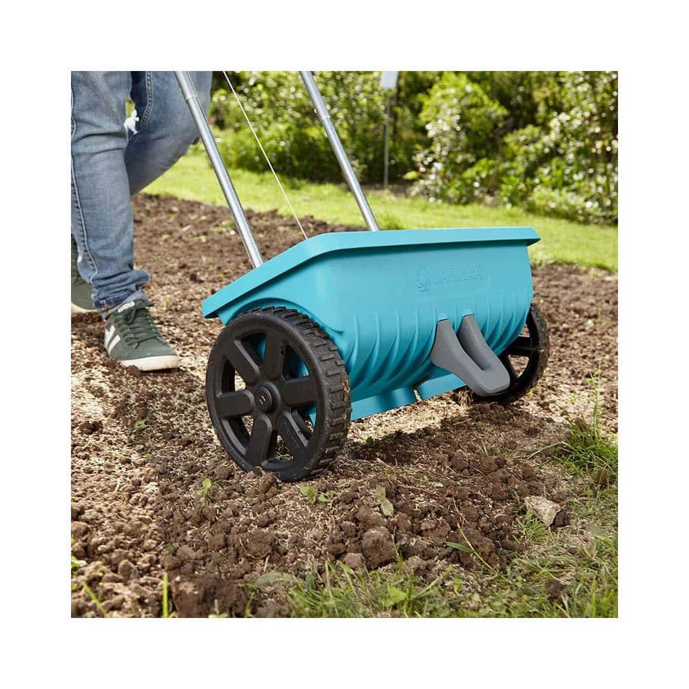 Gardena Spreader L For Delivering Fertiliser Seeds & Salt With Locking Slide 12.5 Litre Capacity - Blue