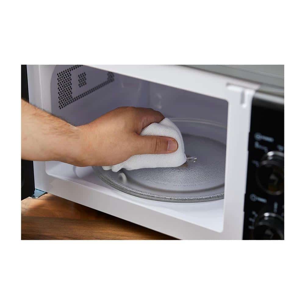 Swan Manual Microwave With 5 Power Levels 700W 20 Litres - Black