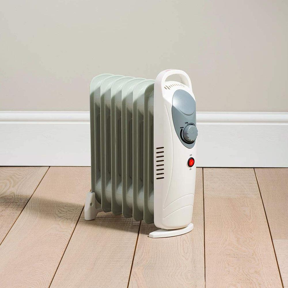 Daewoo 6 Fin Mini Oil Filled Radiator Portable Heater 800W - White
