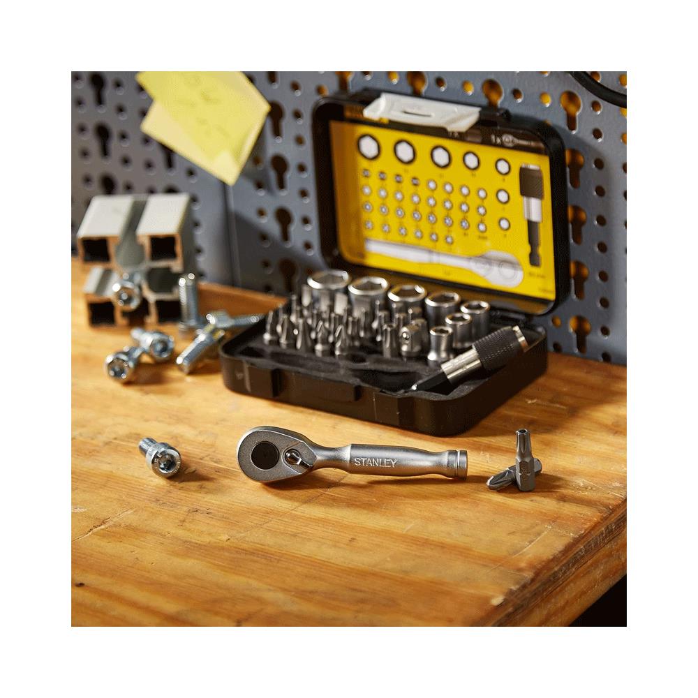 Stanley 1/4 Inch (25mm) Drive Bits & Magnetic Bit Holder With Lock-Ring Set - 39 Piece