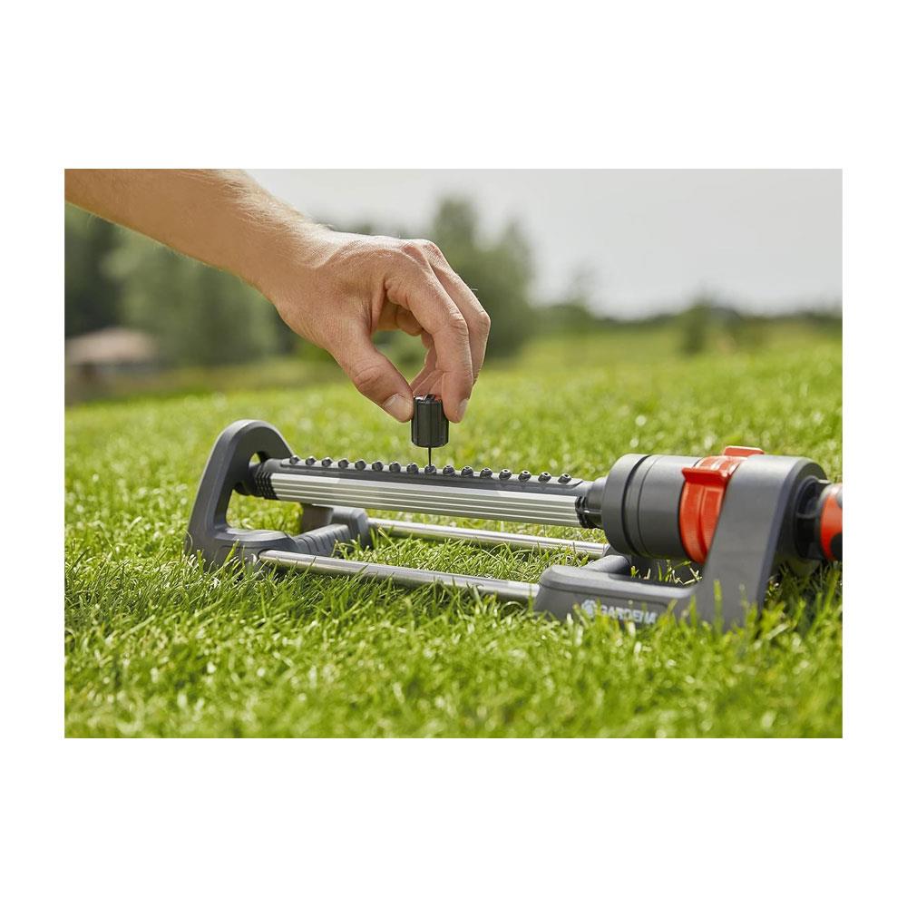 Gardena Oscillating Sprinkler Aqua L 120-280m² Area Coverage 8m-18m Range of Spray - Black/Orange
