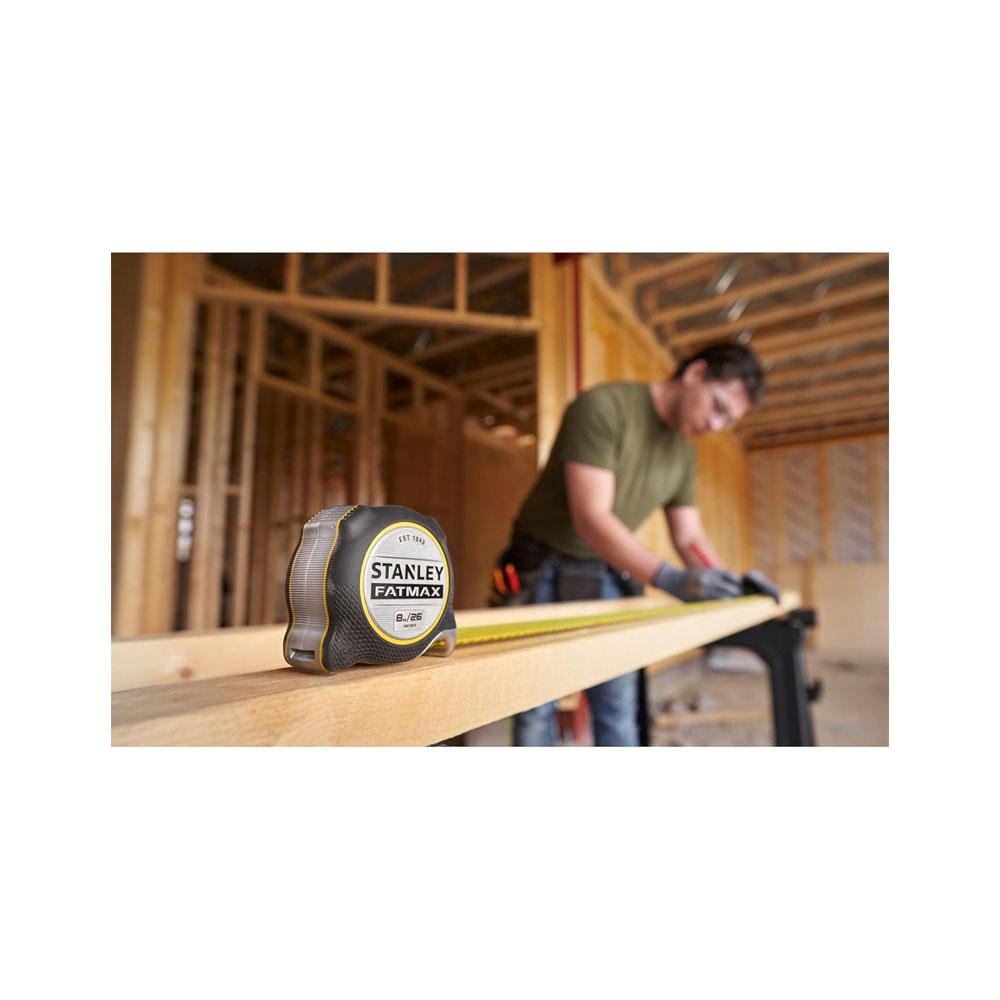 Stanley FATMAX XTREME Tape Measure 8m/26ft Width 32mm 3-82-185 - Black