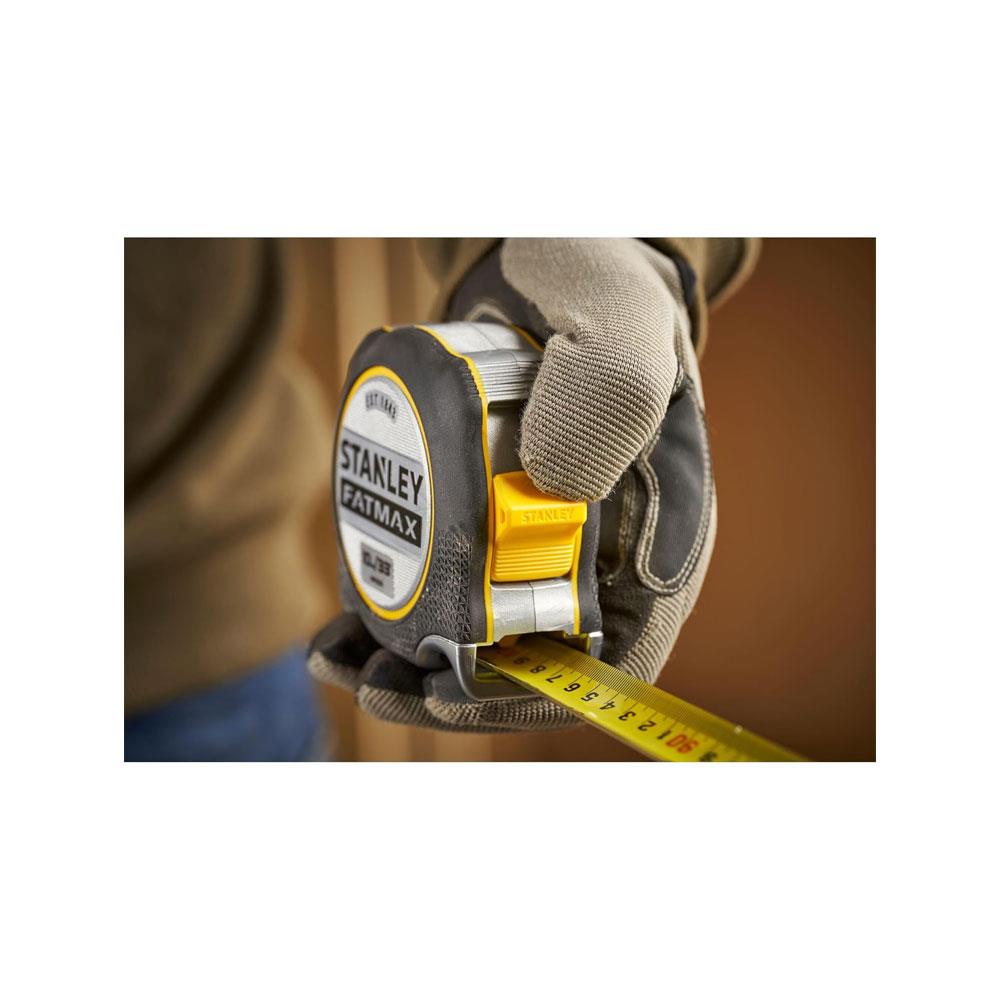 Stanley FATMAX XTREME Tape Measure 10m/33ft Width 32mm 3-82-335 - Black