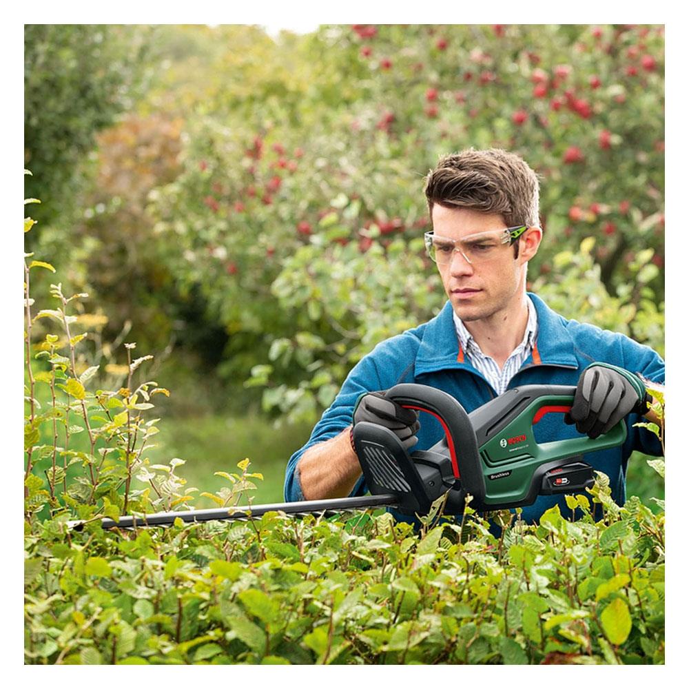 Bosch UniversalHedgeCut 18V-50 Cordless Hedgecutter 1 x 2.5 Ah Battery & AL 1830 CV Charger - Classic Green
