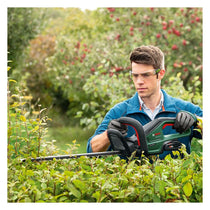 Bosch UniversalHedgeCut 18V-50 Cordless Hedgecutter 1 x 2.5 Ah Battery & AL 1830 CV Charger - Classic Green