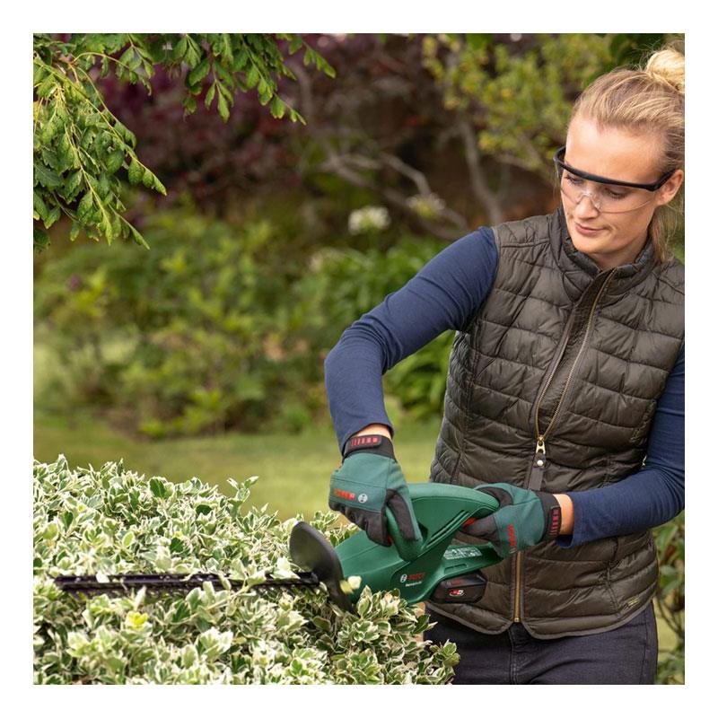 Bosch EasyHedgeCut 18V-44-11 Cordless Hedgecutter Body Only - Classic Green