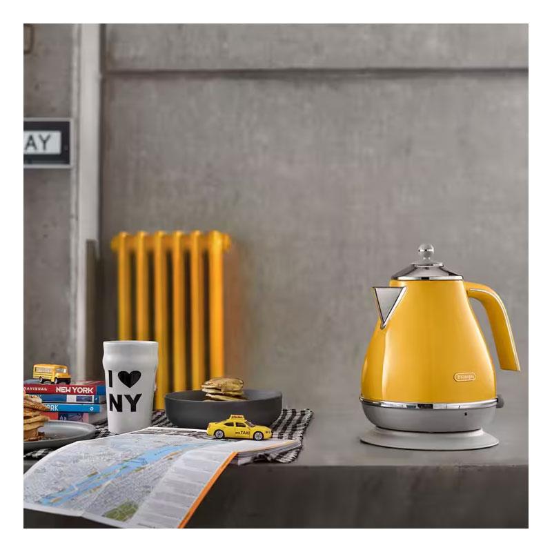 Delonghi Icona Capitals New York Jug Kettle 3000W 1.7 Litres - Yellow