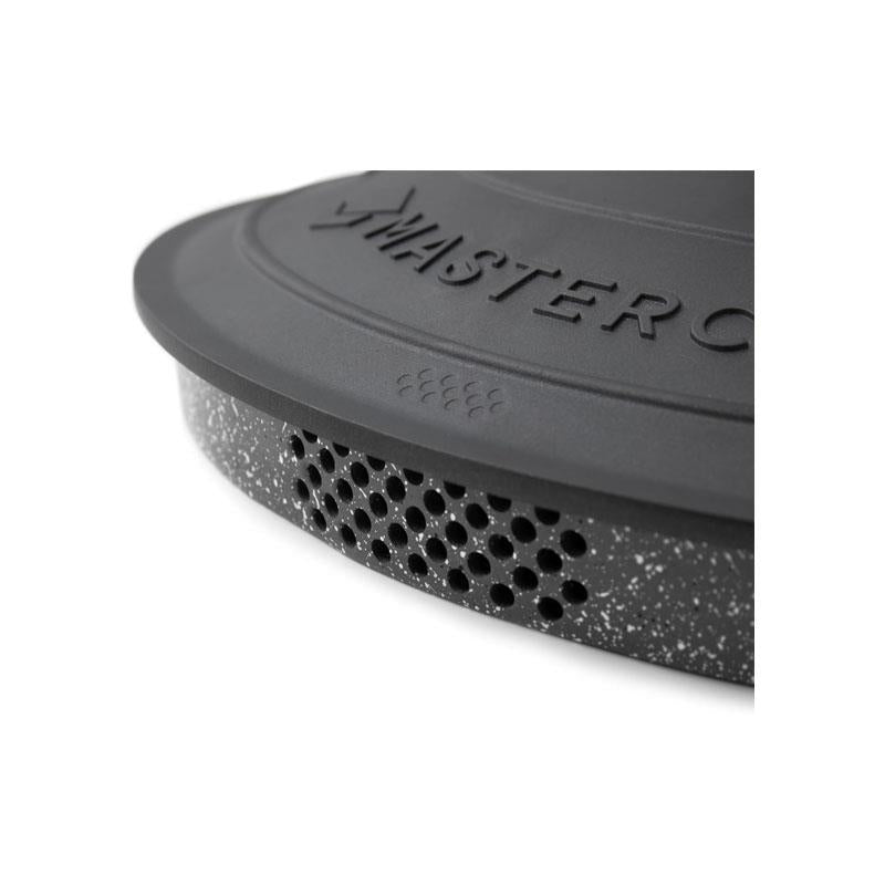 MasterClass Oval Cast Aluminium Casserole Dish 6 Litres With Self Basting Lid And Strainer Black