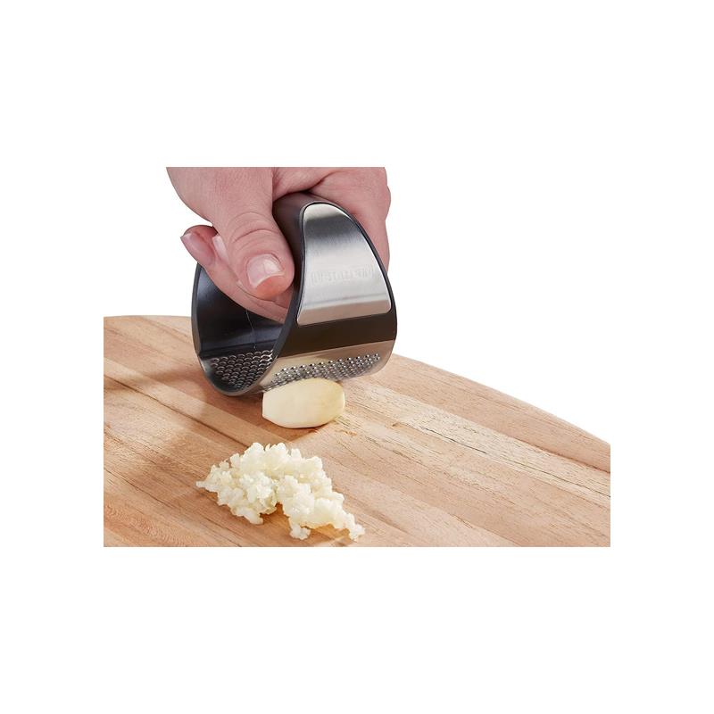 Leifheit Knobi King Garlic Press Ginger Crusher Stainless Steel Black Secondary image
