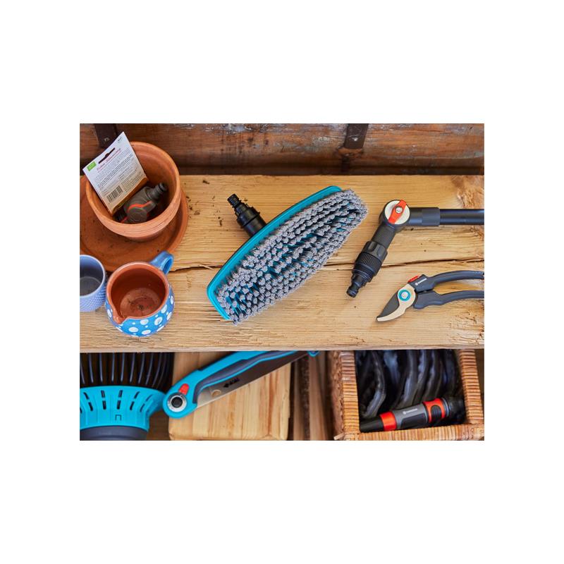 Gardena Cleansystem Handle Brush Soft Cleaning Brush For Larger Delicate Surfaces Multicolour