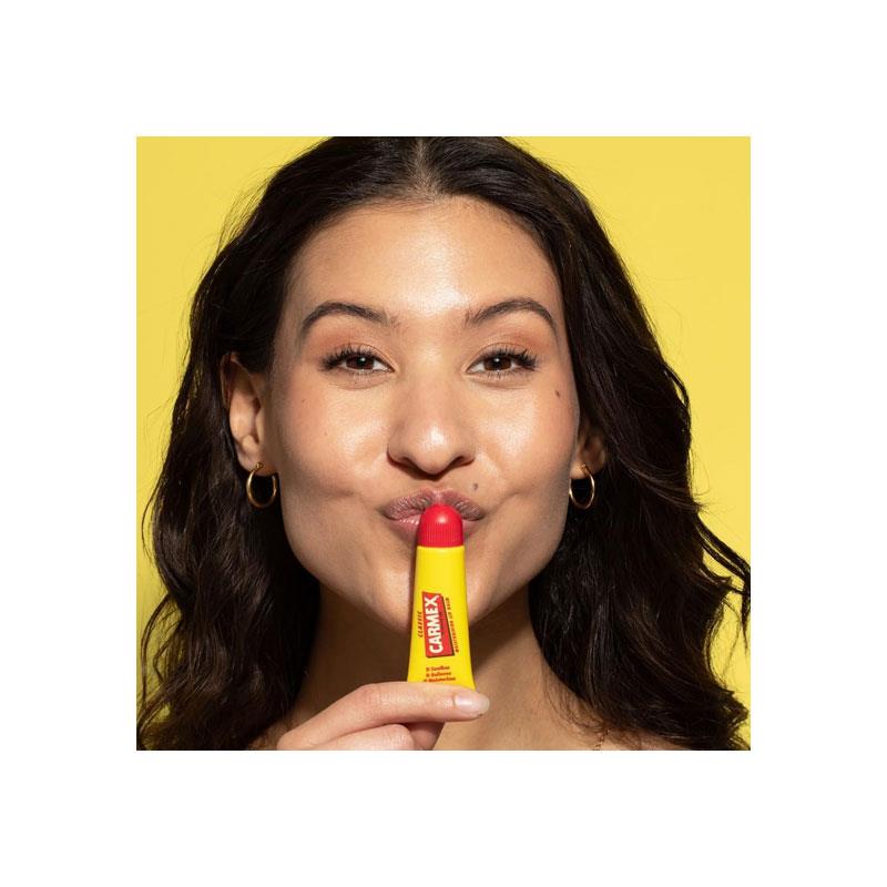 Carmex Classic Moisturising Lip Balm Tube 10g Secondary image