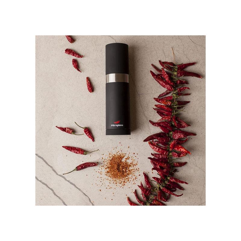 Microplane Chilli Mill Chili Grinder For Dried Chili Peppers Stainless Steel Black