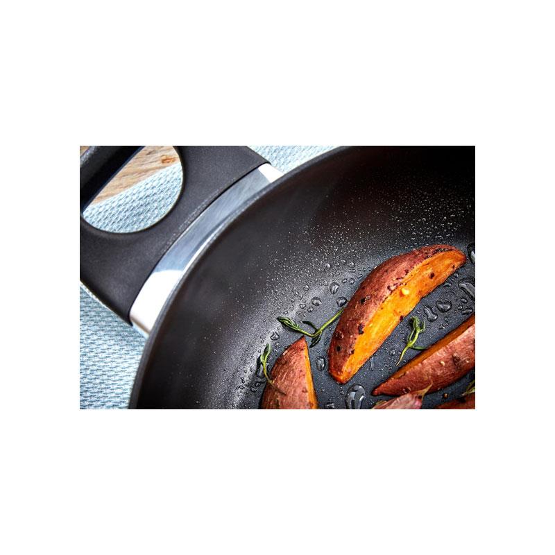 Judge Vista Shallow Casserole Stainless Steel Non-Stick Frying Pan With Shatterproof Glass Lid 24cm/2.4 Litre Silver