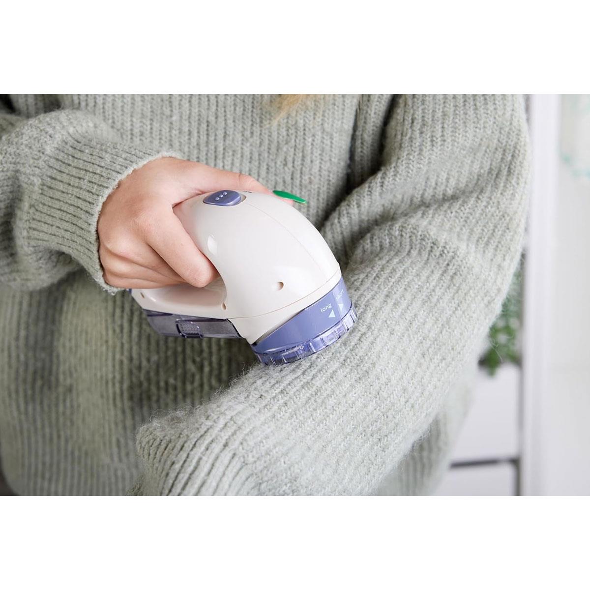 Minky Electric Fabric Shaver Lint Remover With Adjustable Height Head Battery Powered Bobble Remover For Clothes White