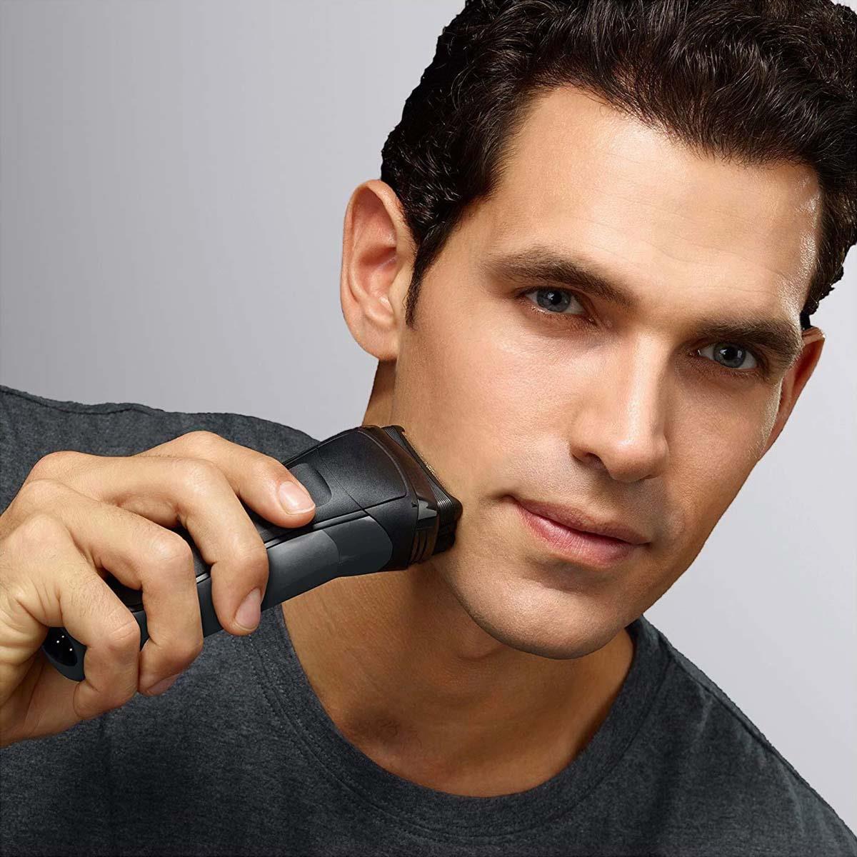 Braun Series 3 Rechargeable Electric Shaver Black 300s Electric Foil Razor