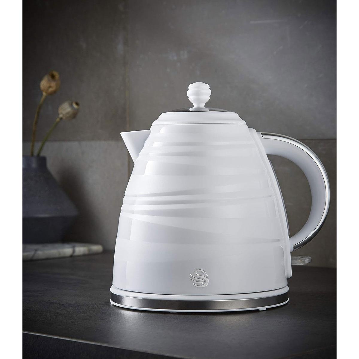 Swan Symphony Jug Kettle With Rapid Boil 3000 W 1.7 Liter - White