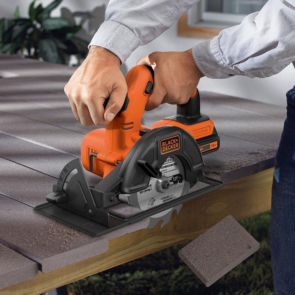 Black & Decker 18V Cordless Electric 140mm Circular Saw with Blade And Dust Extraction - Bare Unit