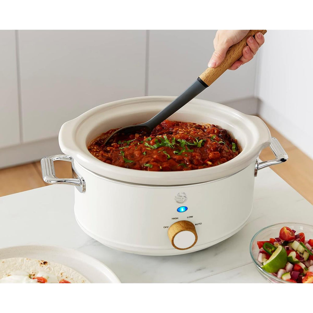 Swan Nordic Slow Cooker With 3 Temperature Settings 200W 3.5 Litre - Cotton White