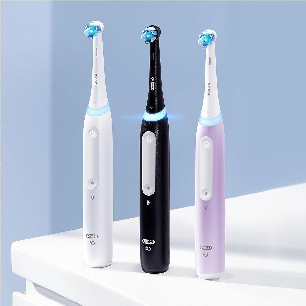 Oral-B iO4 Electric Toothbrush With 1 Toothbrush Head And Travel Case - Black
