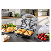 Daewoo 2 Portion Deep Fill 4 Slice Sandwich Toaster With Non-Stick Ceramic Plates 750W - Black/Silver