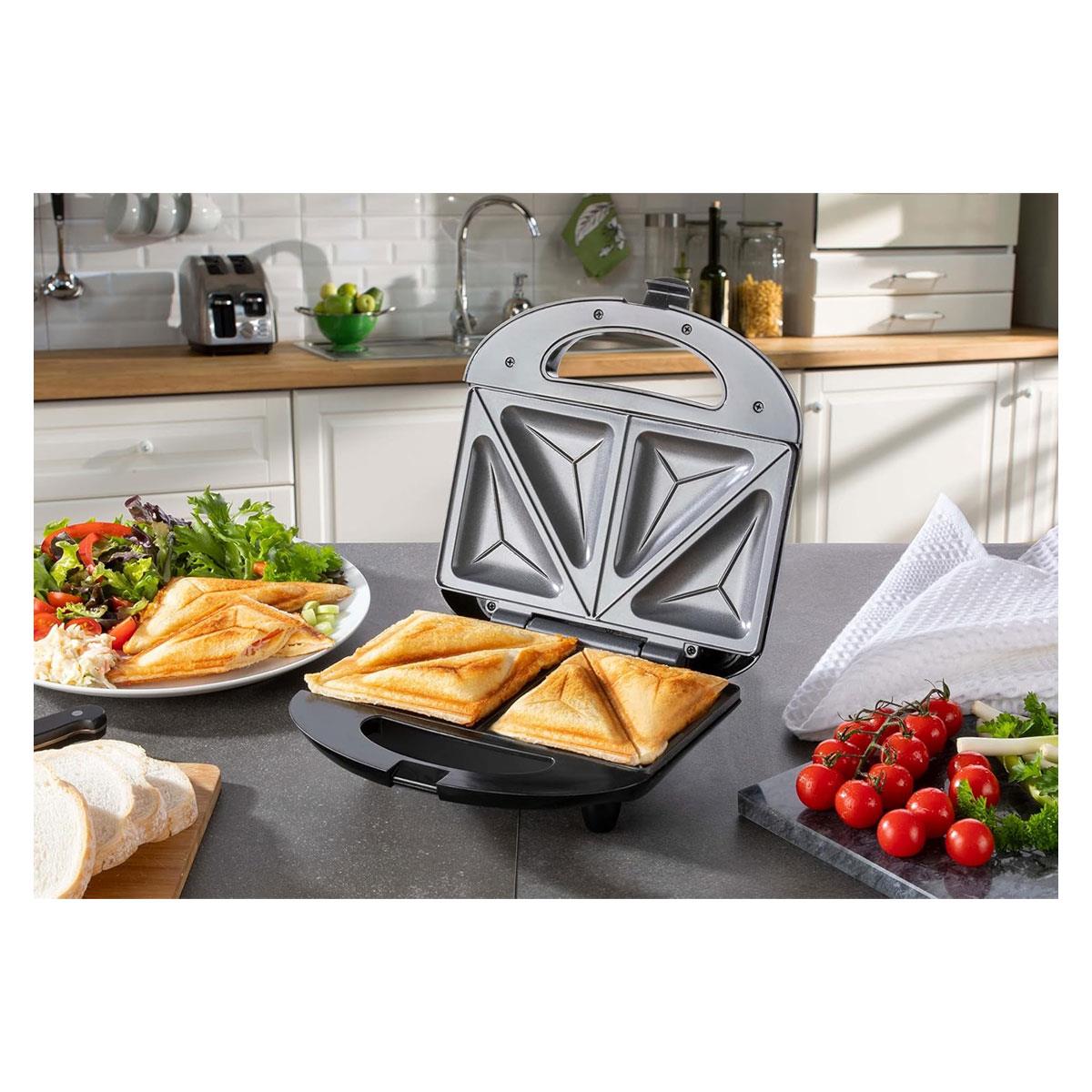 Daewoo 2 Portion Deep Fill 4 Slice Sandwich Toaster With Non-Stick Ceramic Plates 750W - Black/Silver