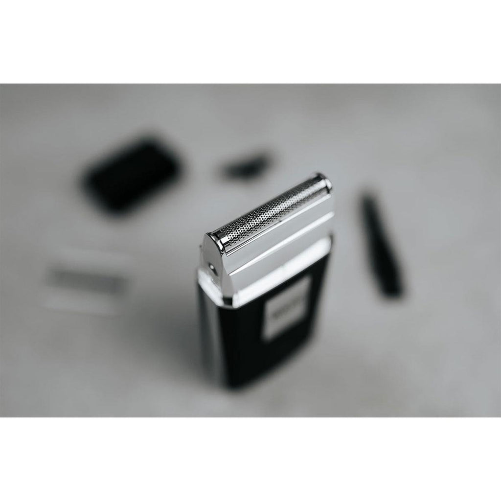Wahl Travel Shaver Razor Cordless And Rechargeable 45 Min Run Time - Black