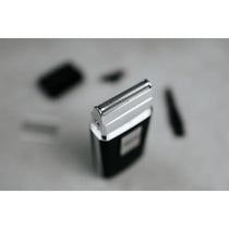 Wahl Travel Shaver Razor Cordless And Rechargeable 45 Min Run Time - Black