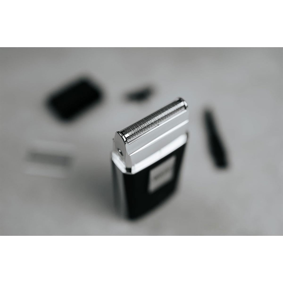 Wahl Travel Shaver Razor Cordless And Rechargeable 45 Min Run Time - Black