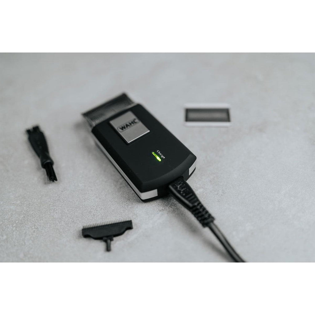 Wahl Travel Shaver Razor Cordless And Rechargeable 45 Min Run Time - Black