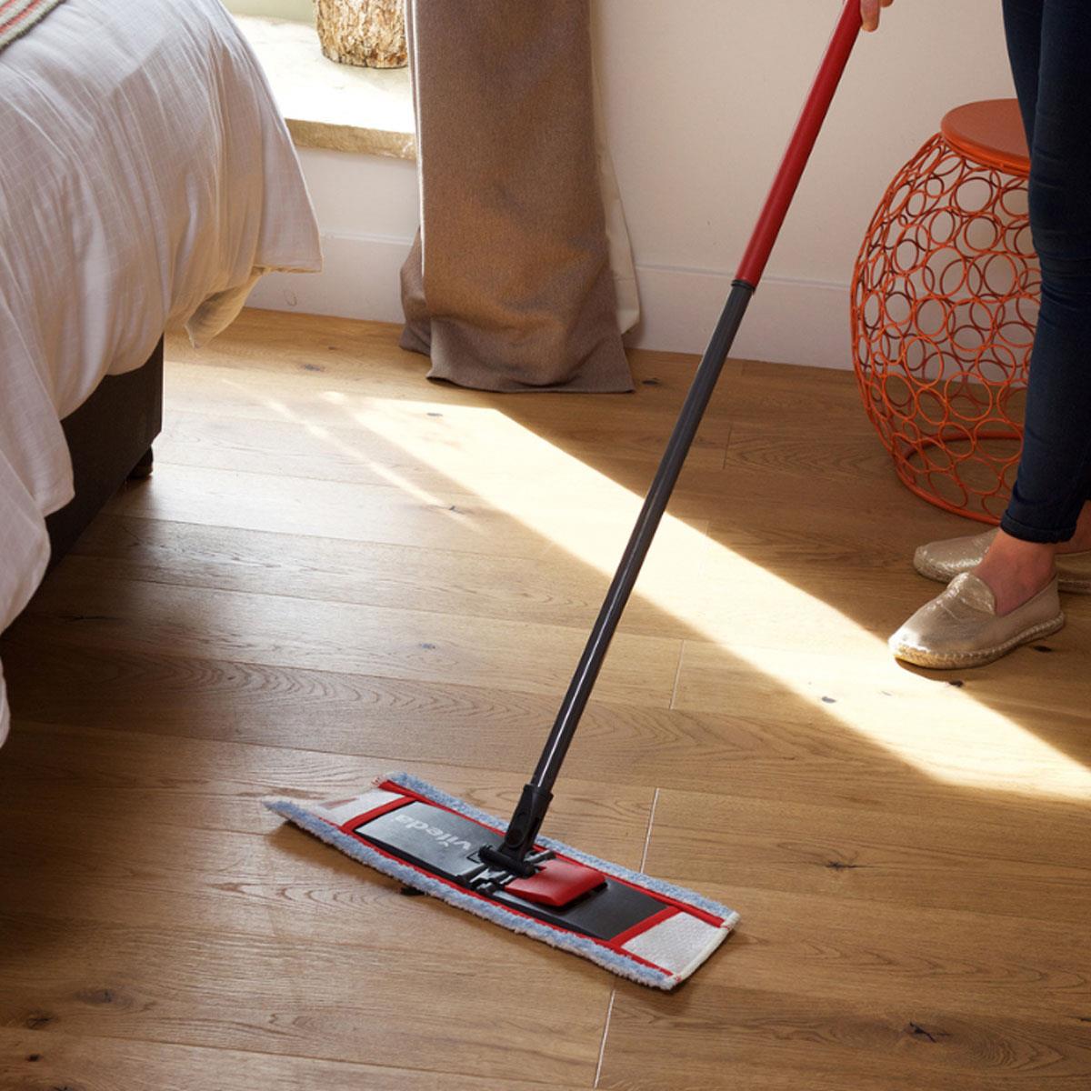 Vileda Active Max Mop With Telescopic Broom Handle Microfibre & Cotton - Red/Black