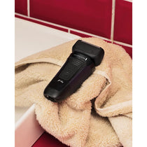 Remington F4 Men's Electric Shaver Cordless Wet & Dry Foil Shaver Flexible Cutting Pivoting Head Waterproof Black
