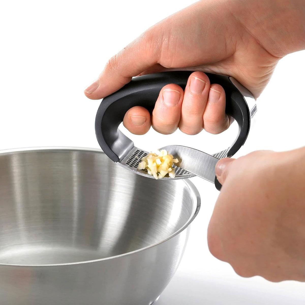 Leifheit Knobi King Garlic Press Ginger Crusher Stainless Steel Black