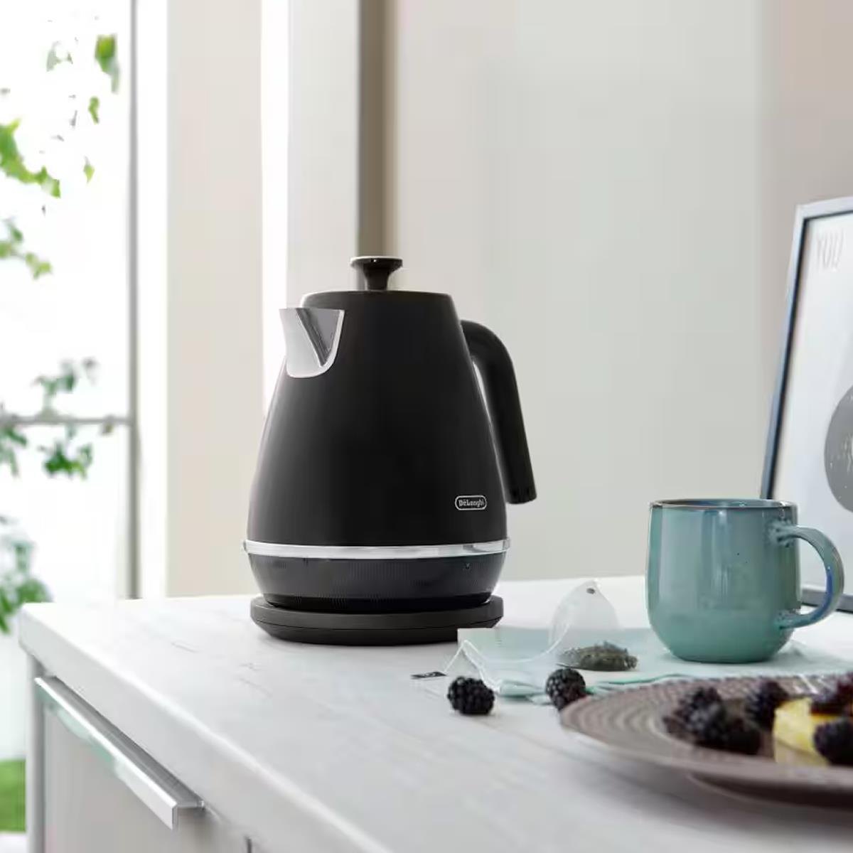 Delonghi Distinta X Electric Jug Kettle Black