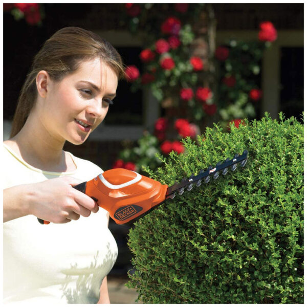 Black & Decker 7.2V Li-Ion Cordless Grass Shears Shrubber Kit - Image 4