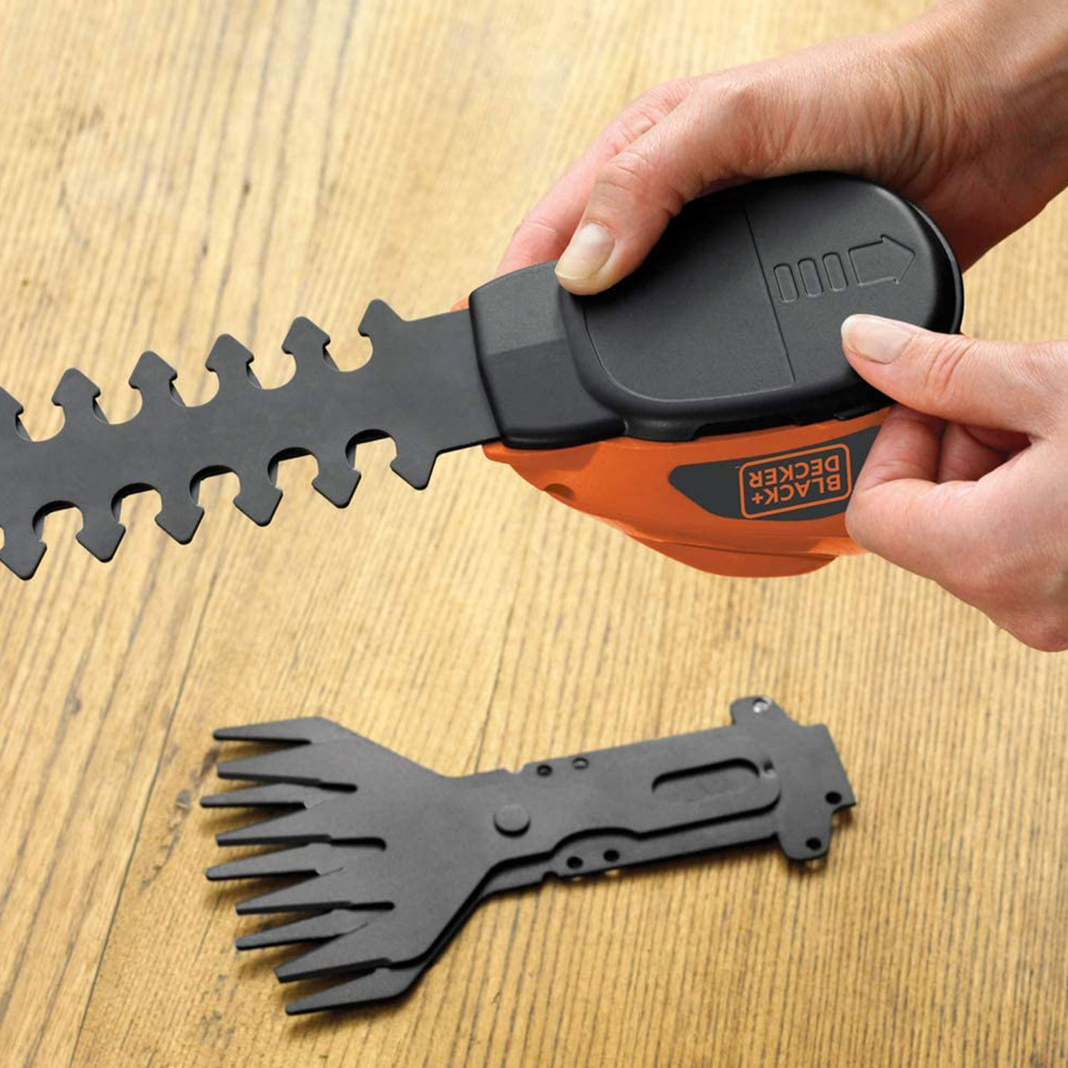 Black & Decker 7.2V LiIon Cordless Grass Shears Shrubber Kit BuysBest