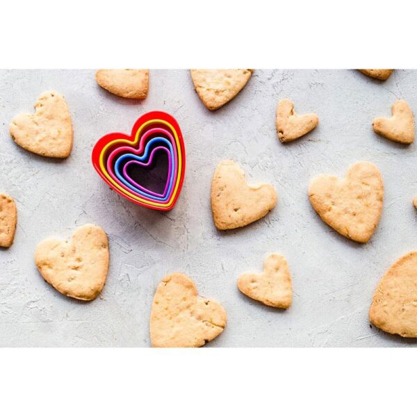 KitchenCraft Colourworks Heart Shaped Cookie Cutters Plastic Set of 5 - Image 4