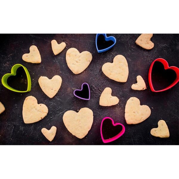 KitchenCraft Colourworks Heart Shaped Cookie Cutters Plastic Set of 5 - Image 5
