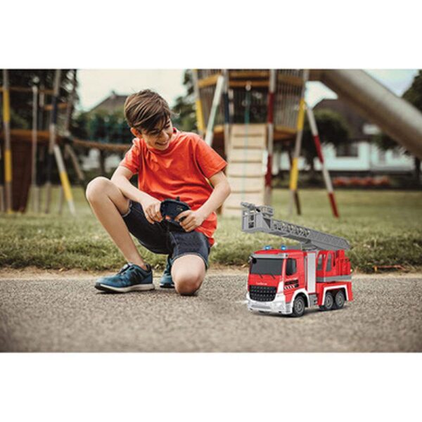 Lexibook Crosslander Pro Radio Controlled Fire Truck Light Effects Water Spray Rotating Ladder - Red - Image 5
