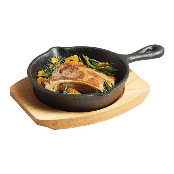 Artesa Mini Cast Iron Skillet Frying Pan With Serving Board 22.5 x 15 cm - Black/Beige - Image 2