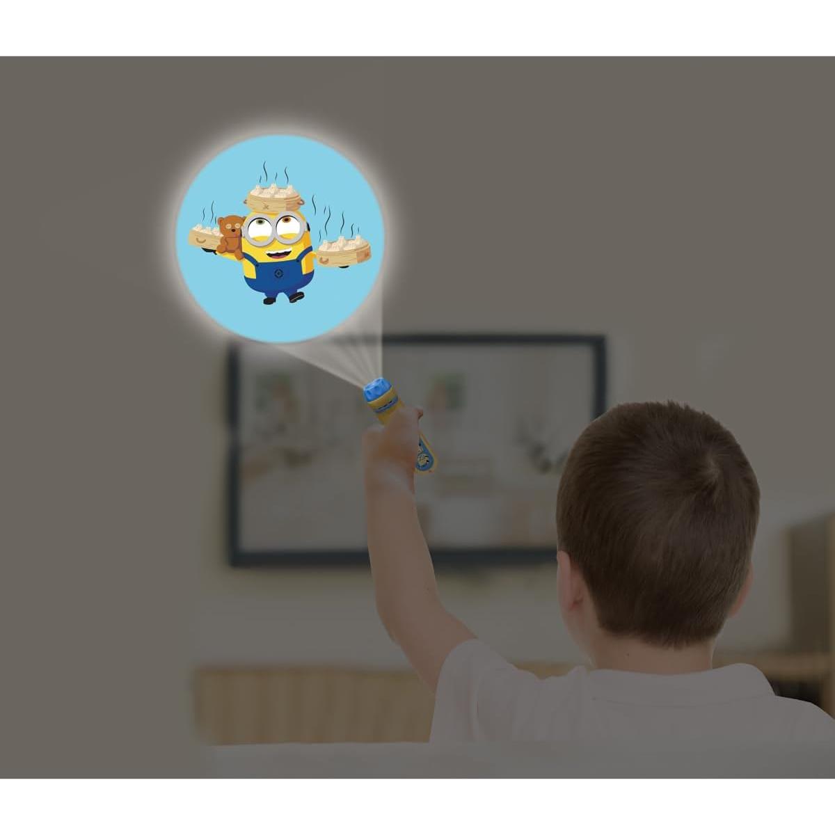 LEXIBOOK Minions Story Projector, 2-In-1 Torch And Image Projector With 24 Pictures, Includes 3 Discs, Yellow/Blue - Image 4