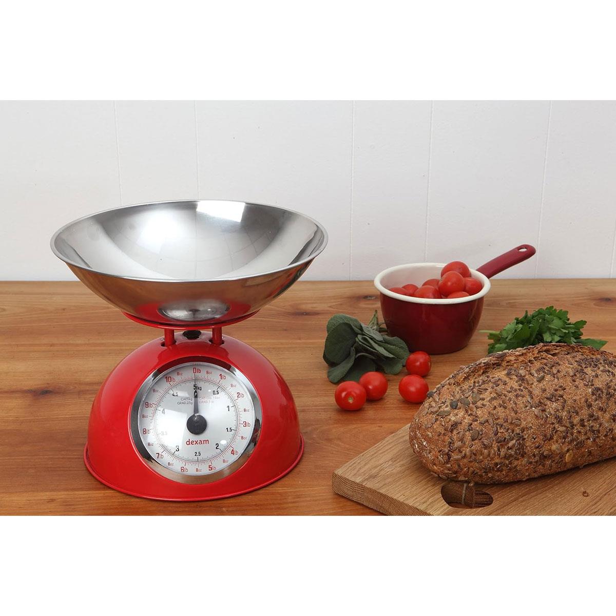 Dexam Vintage Retro Mechanical Kitchen Scales with 2L Stainless Steel Bowl 5kg Capacity Red - Image 3