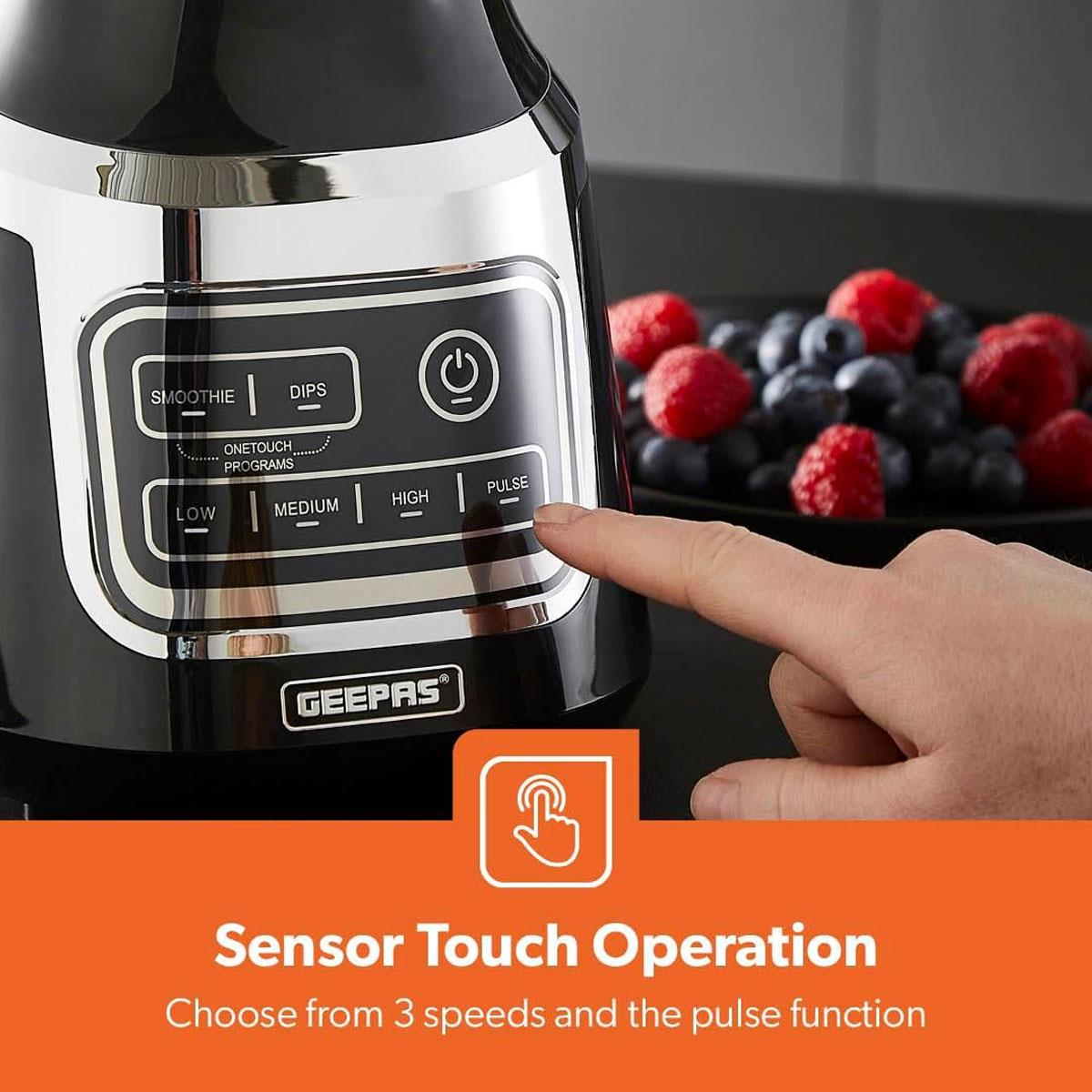 Geepas Professional Countertop Blender 900W 1.5L BPA-Free Jug with Stainless Steel Blades 3 Speeds Pulse & 2 Programs Black - Image 3