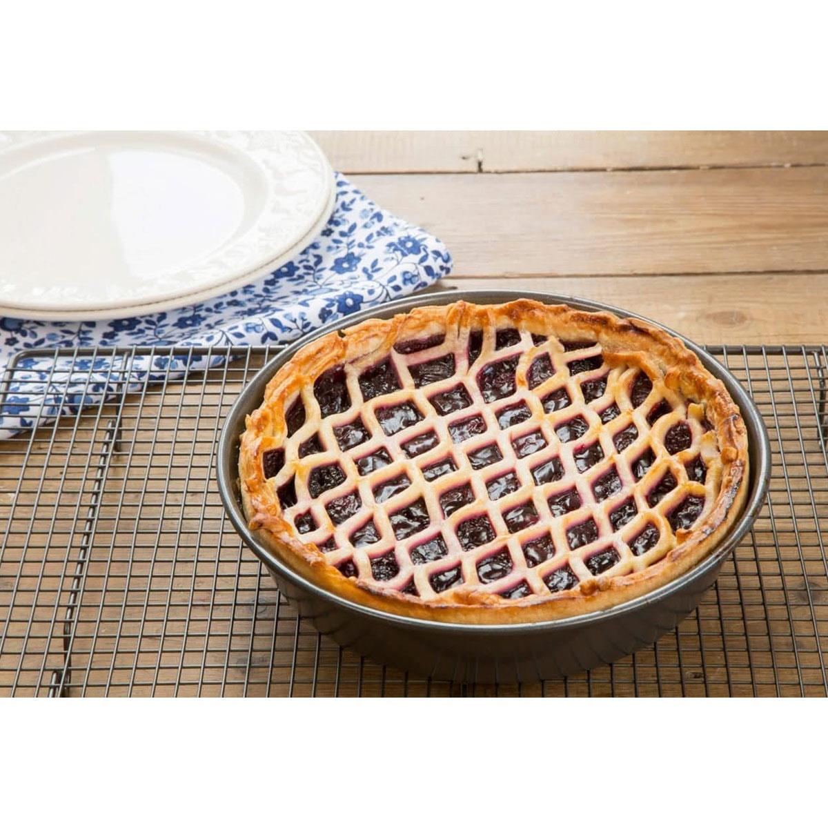 MasterClass Deep Pie Pan 23cm Round Non-Stick Quantum 1mm Carbon Steel Black 9 Inch - Image 2