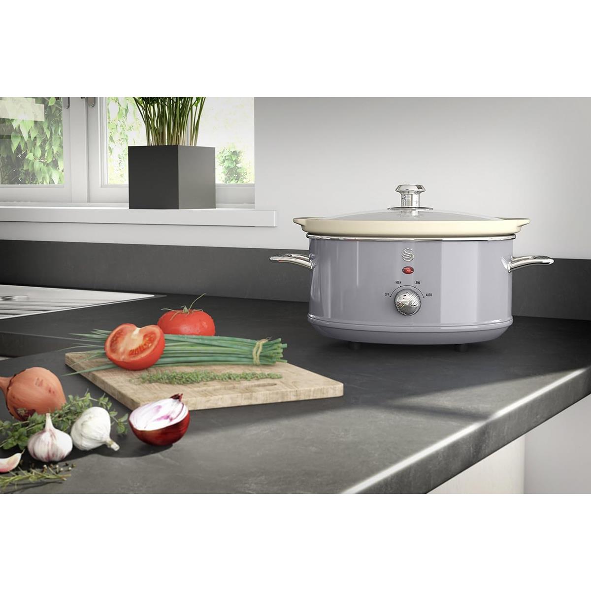 Swan Retro Slow Cooker 3.5L 200W With 3 Heat Settings Keep Warm Removable Ceramic Pot Grey - Image 2