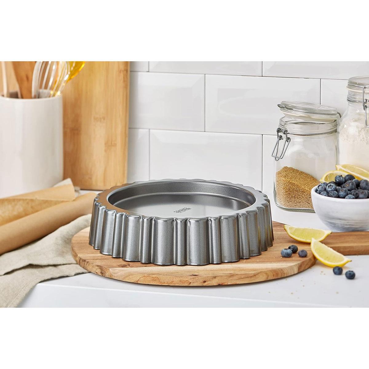KitchenCraft Chicago Metallic Non-Stick Mary Ann Cake Pan Fluted Sponge Flan Tin Carbon Steel Grey - Image 6