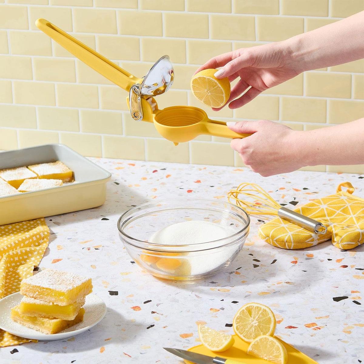 KitchenCraft Chef'n FreshForce Citrus Juicer Lemon Squeezer Manual Handheld Nylon Stainless Steel Yellow - Image 2