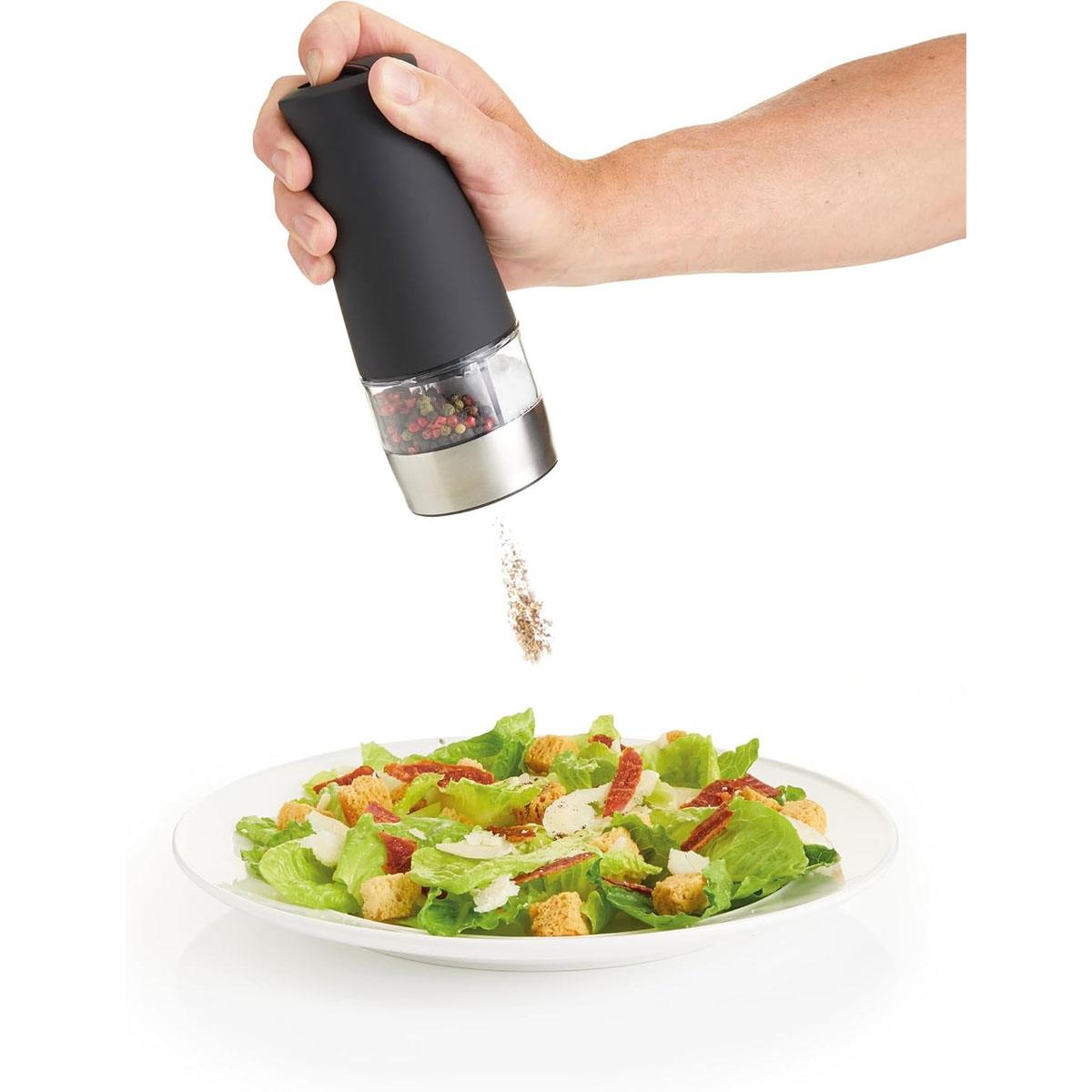 KitchenCraft MasterClass Electric Salt & Pepper Mill 2-in-1 Ceramic Grinder Black 17cm - Image 3