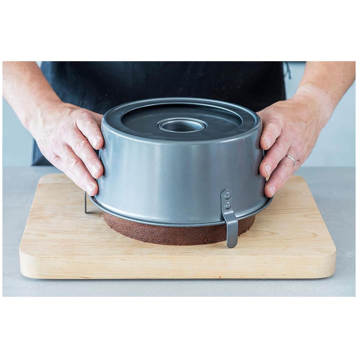 Chicago Metallic Professional Angel Food Cake Tin 25cm Carbon Steel Non-Stick Loose Base Grey - Image 6