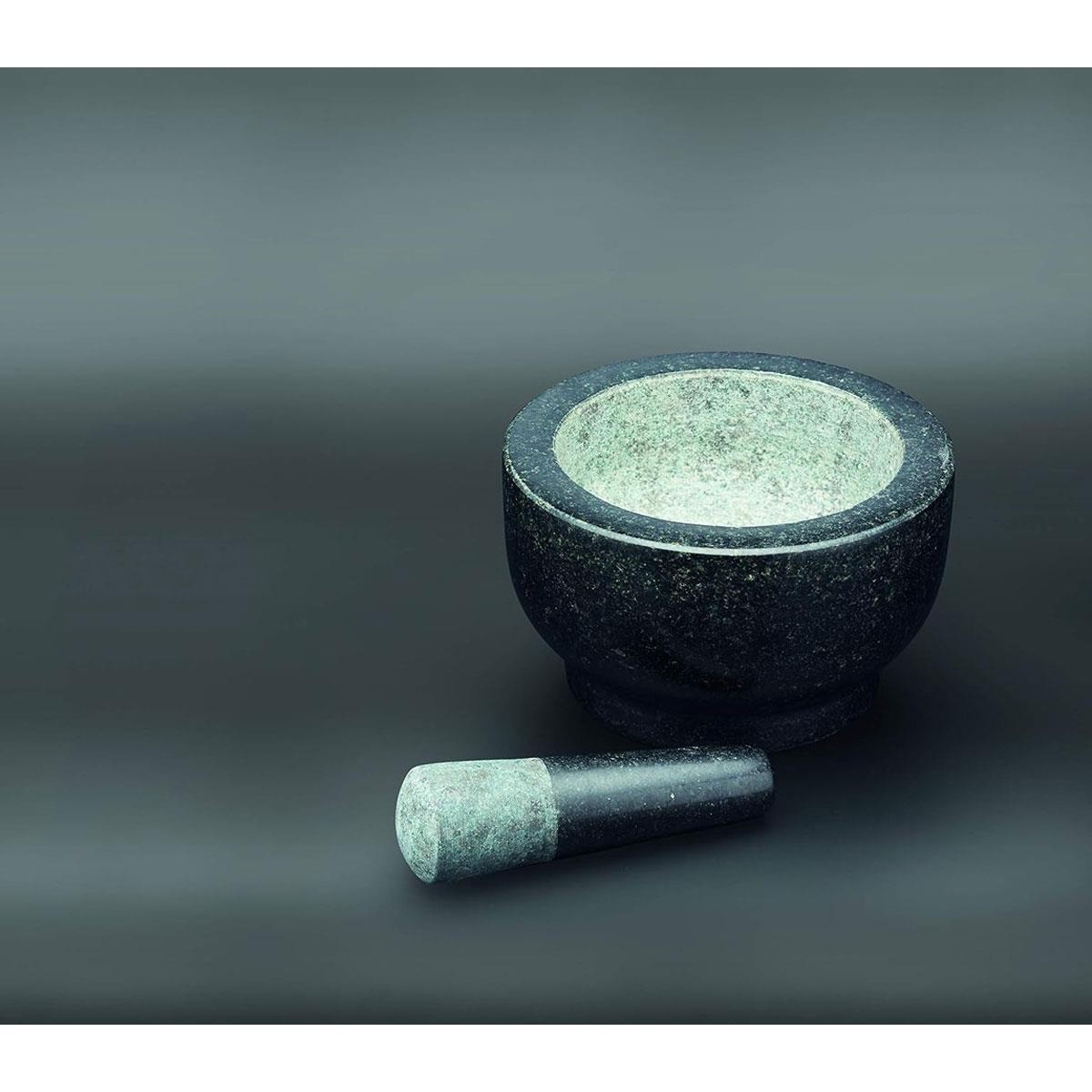 MasterClass Granite Mortar and Pestle Set Quarry Large 20 x 12 cm Black/Grey - Image 4