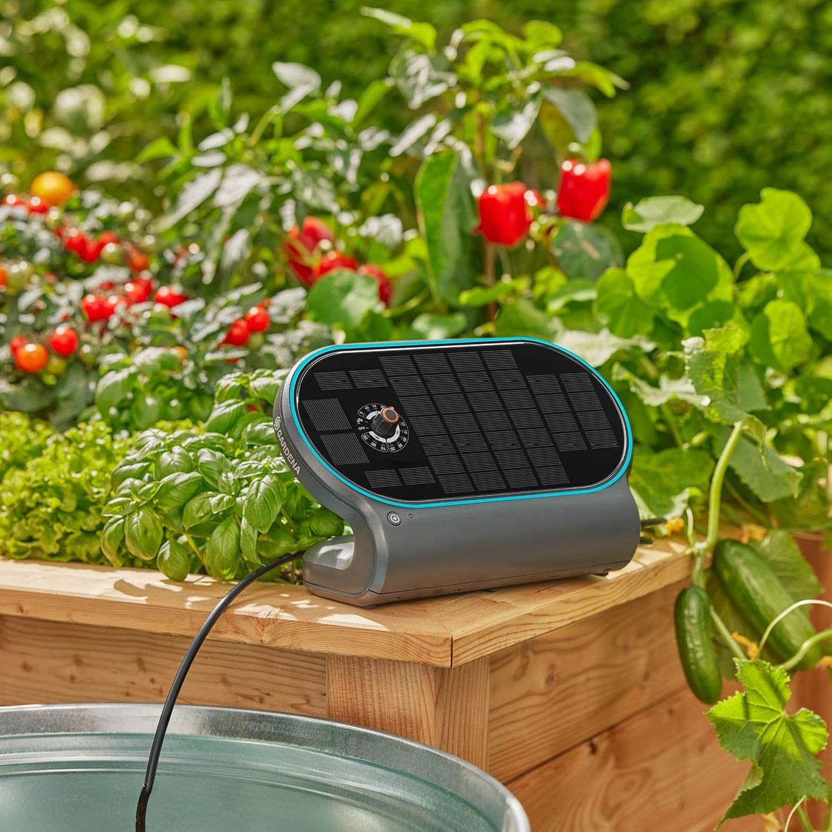 GARDENA AquaBloom L Solar-Powered Automatic Irrigation System 20 m Drip Tube 30 Plants 14 Programs Patio & Raised Beds - Image 12